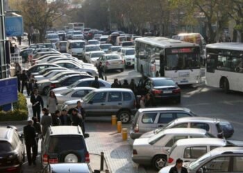 Bu ərazidə avtomobil saxlayan sürücülərin NƏZƏRİNƏ – 40 manat cərimə oluna bilərsiniz