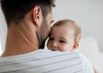 Azərbaycanda atalar da ödənişli məzuniyyətə çıxa biləcək