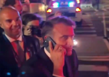 Nyu-Yorkda polis Makronun kortejini saxladı – Trampa ZƏNG ETDİ – VİDEO