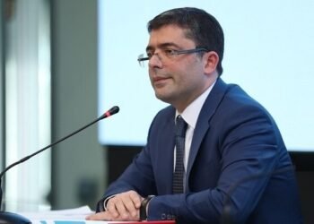 Müasir yanaşma jurnalistikanın yeni inkişaf fazasına keçdiyini deməyə əsas verir