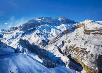 Şahdağa qar yağıb