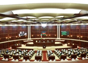 Deputatlar 11 məsələsinin müzakirəsinə toplaşdılar