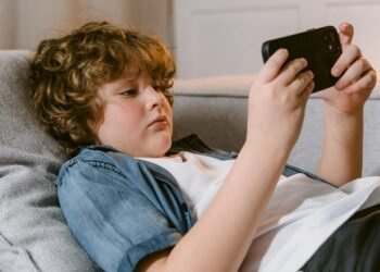 Uşaqların beynini gücləndirən ekransız səkkiz vərdiş