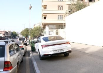 Polis piyadaların hərəkətinə çətinlik yaradan sürücülərə çağırış etdi