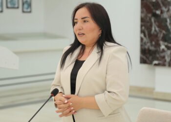 Sevindik Hətəmov xanım müavinini işdən çıxardı – FOTO