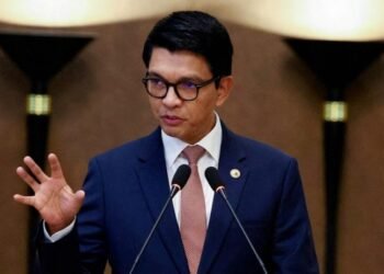 Madaqaskarda xaos: Prezident ölkədən qaçıb?