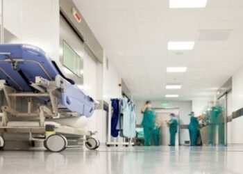 Məktəbdə kütləvi zəhərlənmə, 13 nəfər xəstəxanaya yerləşdirildi