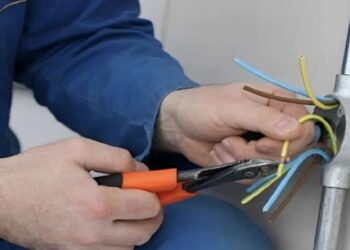 “Azərişıq”ın işçisini cərəyan vurub öldürdü