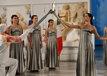 Olimpiya məşəli Milano Cortina 2026 təşkilatçılarına təhvil verilib