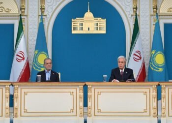 Pezeşkian Qazaxıstanda Tokayevlə görüşüb