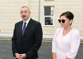 Prezident və xanımı Ağdam sakinləri ilə görüşdü