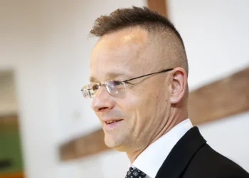 Budapeşt enerji təchizatını Kiyev və Brüsselin hücumlarından qorumalıdır