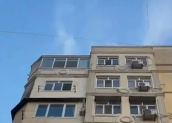 Bakıda çoxmərtəbəli bina yandı – Bu QHT tikibmiş – VİDEO