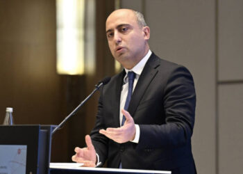 “Alim” adını yalançı alimlərdən qorumaq lazımdır” – Emin Əmrullayev