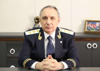 Kamran Əliyev prokuroru işdən çıxardı – FOTO