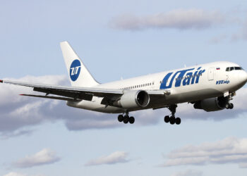 Gəncəyə uçan “UTair” təyyarəsi Bakıya eniş etdi