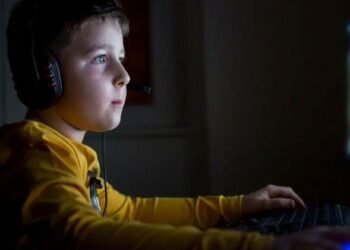 Uşaqların internetə çıxışı nəzarətə götürülür