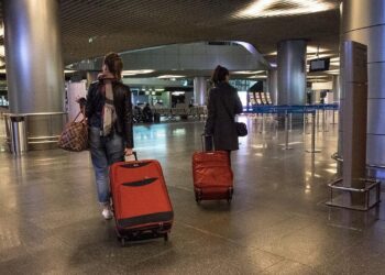 Dubaydan gələn Azərbaycan vətəndaşı Moskvada aeroportda SAXLANILDI