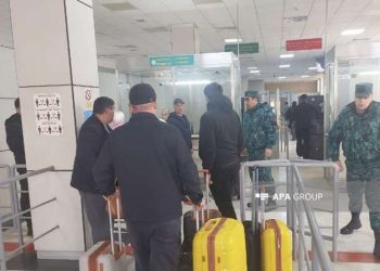 Astarada vətəndaşların keçidi davam edir