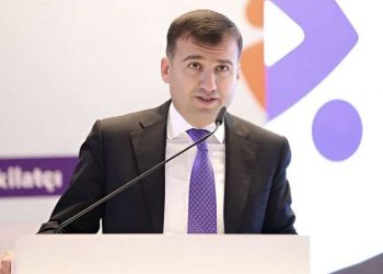 Azər Mursaqulov şöbə müdirini işdən çıxardı