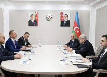 Əli Əsədov Jan Zunqrana ilə görüşdü