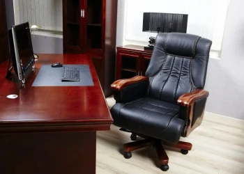 2 vəzifəli şəxs işdən çıxarıldı