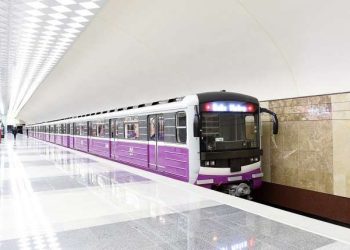 Metro və avtobuslarda bu cür əyləşənlər həbs olunacaq - Video