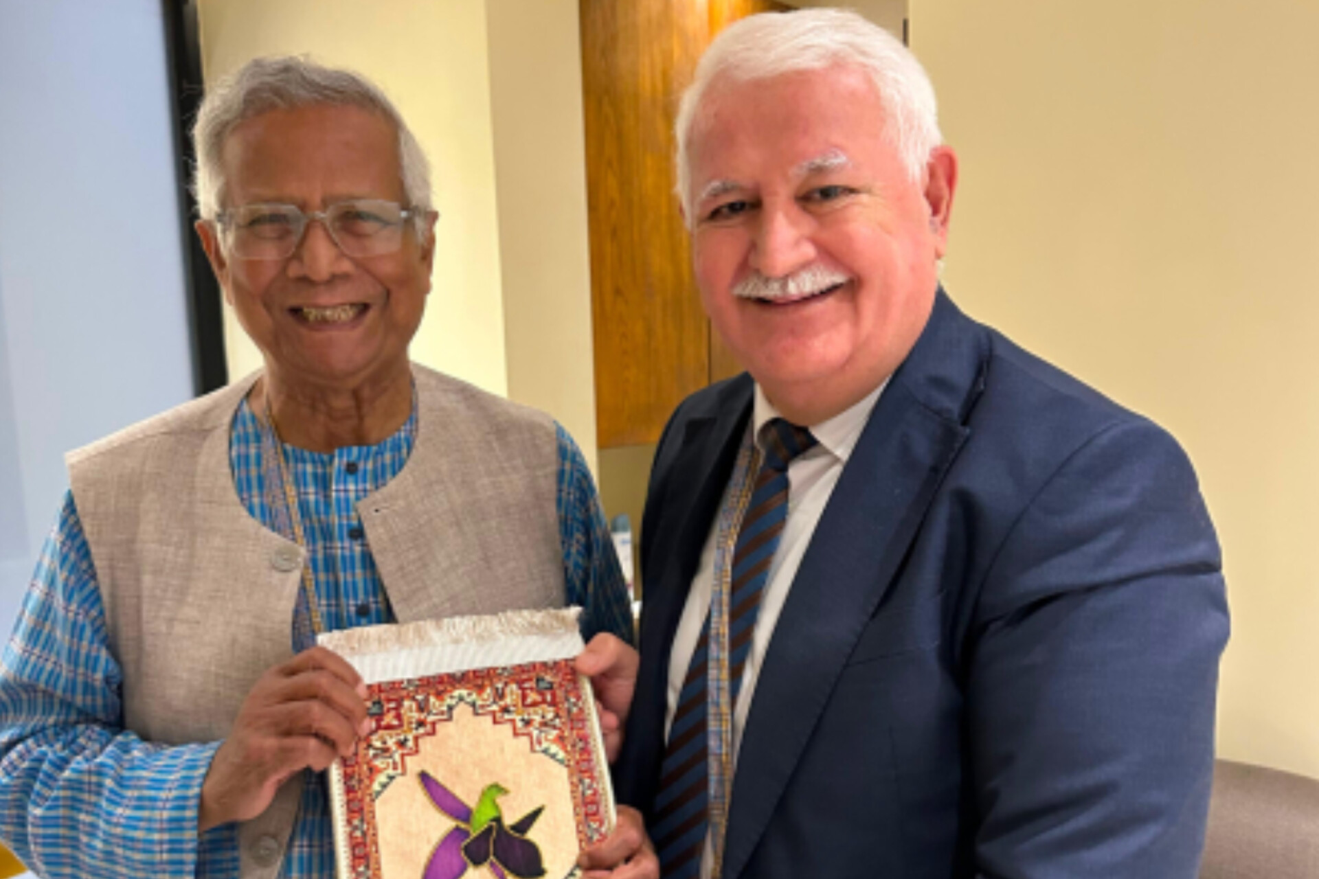 BAMF prezidenti Nobel Sülh Mükafatı laureatı Məhəmməd Yunusla görüşdü – FOTO