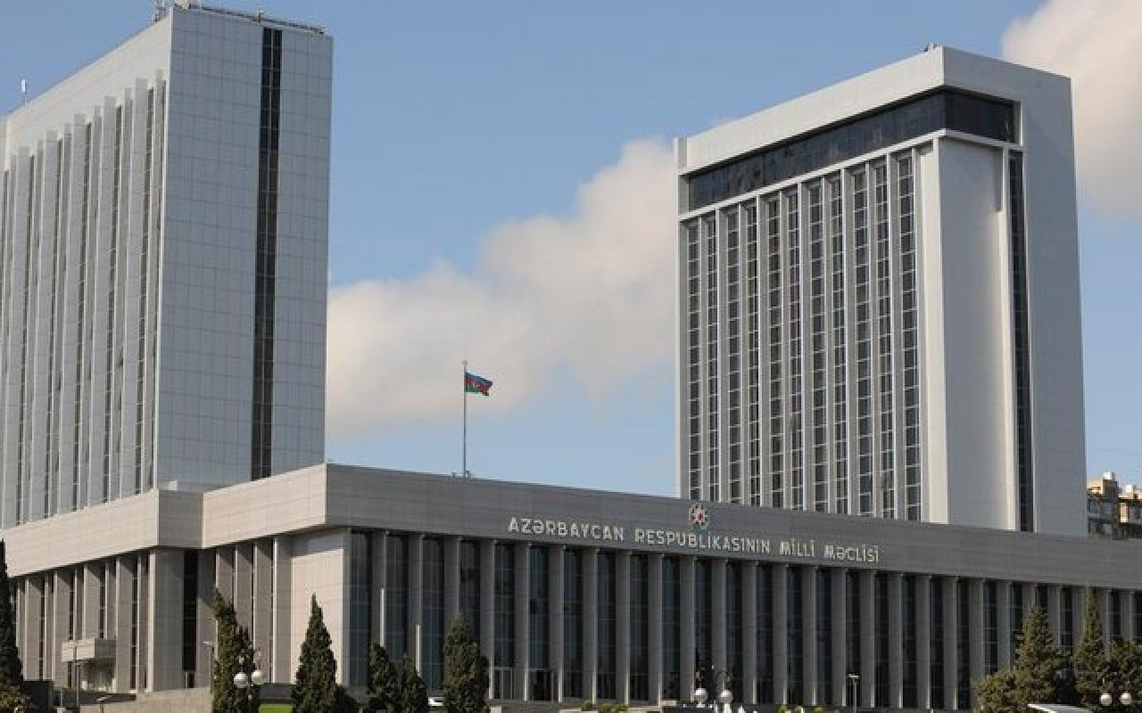 Milli Məclis təsdiqlədi: 50 manat OLDU