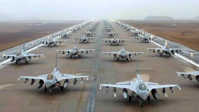 “F-16″lar üçün on minlərlə mərmi axtarırlar – Ukrayna Avropaya üz tutdu