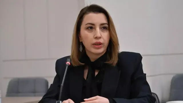 Bakıdan İrəvana qayıdan Kristine Qriqoryan jurnalistlərə nə deyib?