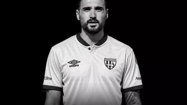 Türkiyəli futbolçu 25 yaşında öldü