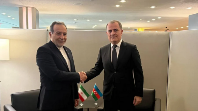 Ceyhun Bayramov və Abbas Əraqçi telefon danışığı apardı