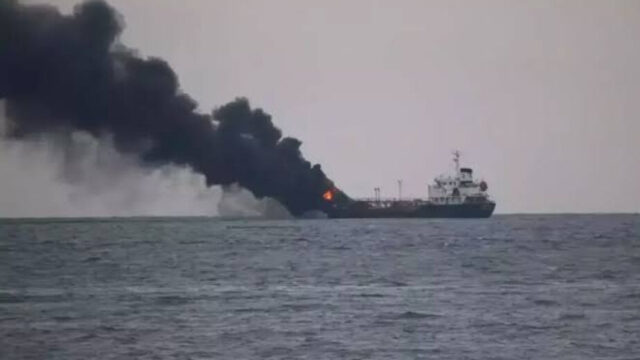 İraq sahillərində tanker yandı