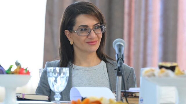 Anna Akopyan Ermənistan universitetlərini səfərbər etdi