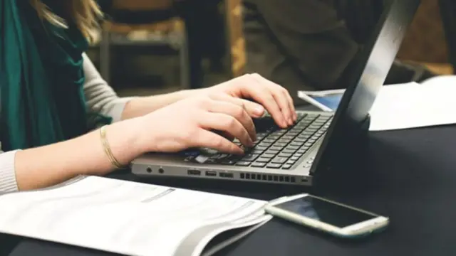 Buraxılış və qəbul imtahanları elektron keçiriləcək?