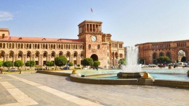 İrəvan merinin maaşı kəskin artdı: Eldar Əzizovdan da çox alacaq
