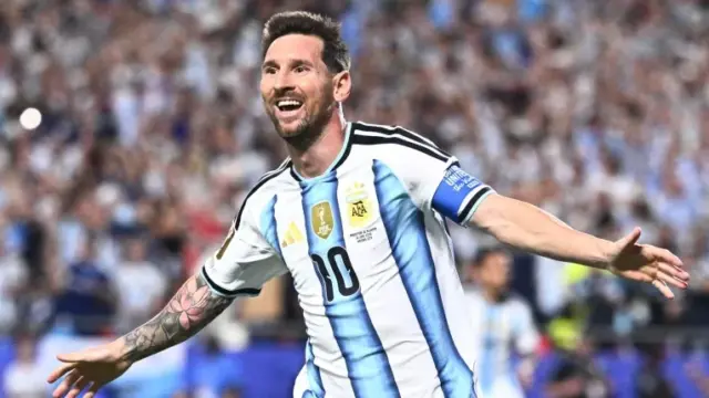 Argentina prezidenti ölkə mətbuatını Messidən üzr istəməyə çağırdı