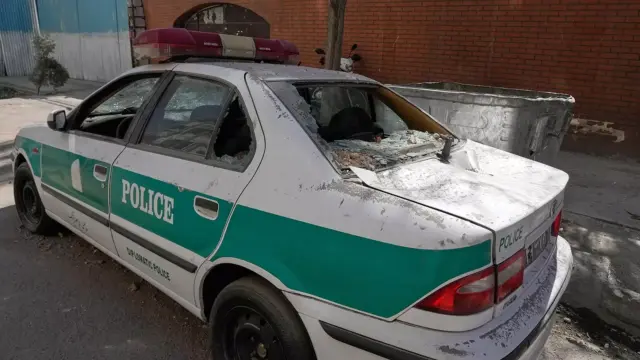 İranda polis əməkdaşlarına hücum – Ölənlər var